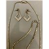 Image 4 : VINTAGE 4 PIECE RHINESTONE NECKLACE, EARRINGS, BRACELET SET. SIMILAR QUALITY TO SHERMAN