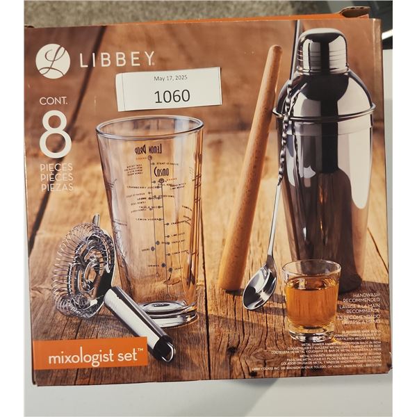 Libbey 8 Piece Mixologist Set new in box.