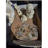 Image 1 : Approx 20 pins, several small white statues