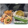 Image 3 : 10 Baskets, some shaped, some with handle’s, 2 lined