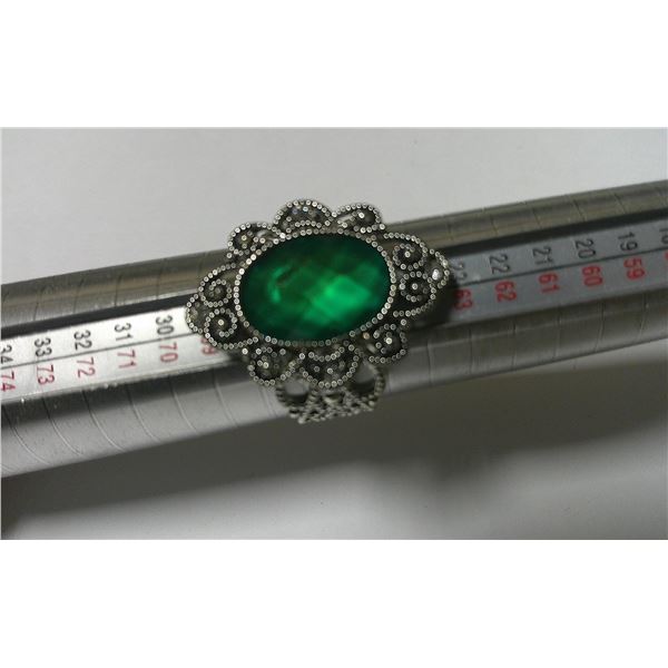 Green Stone Ring. (Adjustable Size)