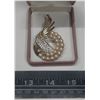 Image 1 : pearl brooch