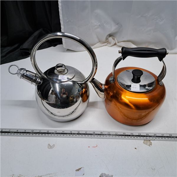 2 metal tea pots