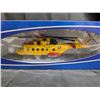 Image 2 : New Ray Sky Pilot Agusta EH101 Canadian Search and Rescue 1:72 Model