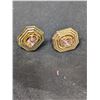 Image 3 : (2) Pair of earrings + Brooch