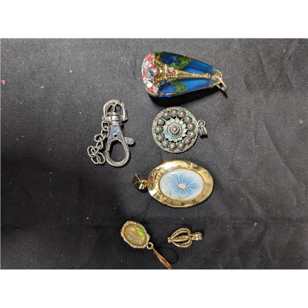 (5) pendants, Tower