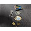 Image 1 : (5) pendants, Tower