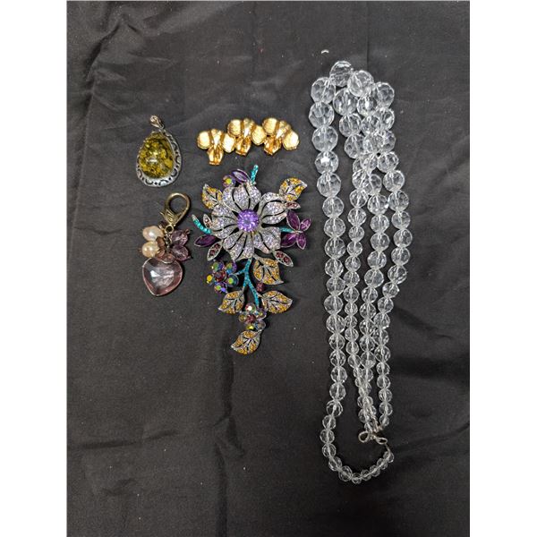 (2) Brooch's (2) pendants, (1) Necklaces