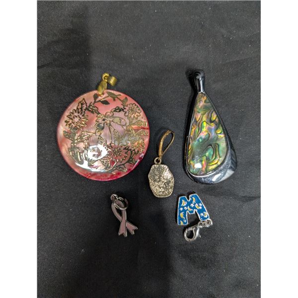 (5) pendants