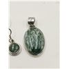 Image 3 : Green Stones Sterling Silver Earrings, Pendant