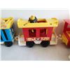 Image 4 : FISHER PRICE TRAIN SET WITH ANIMALS