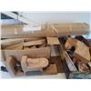 Image 1 : LARGE WOOD WORKING VICE AND HORSE BUILDING WOOD MATERIAL