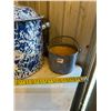 Image 3 : 2 Gallon Enamel Pot With Lid And 1 Quart Enamel Pail