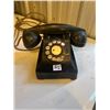 Image 1 : Vintage 1940s Rotary Telephone