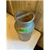 Image 2 : 2 Gallon Cream Can, Comes With Lid, Very Clean