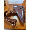 Image 1 : Vinatge rcmp leather gun hoslte- made by smith and wesson