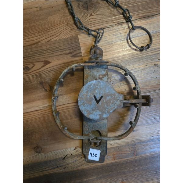 Victor jump trap with teeth for animals