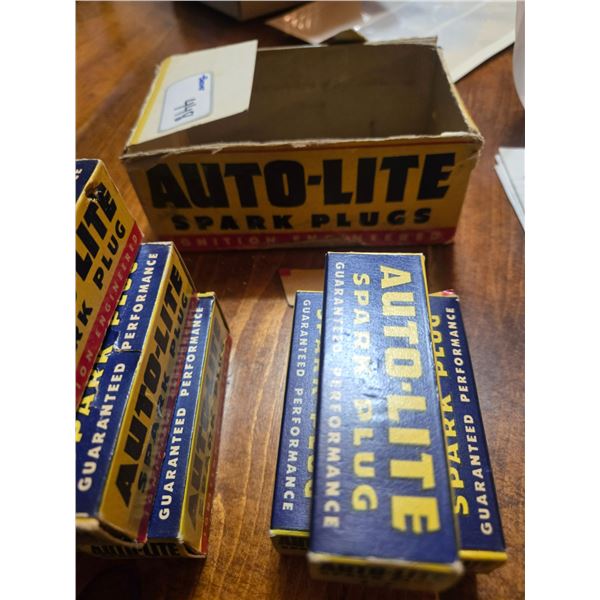 9 auto lite spark plugs in original box - B-5