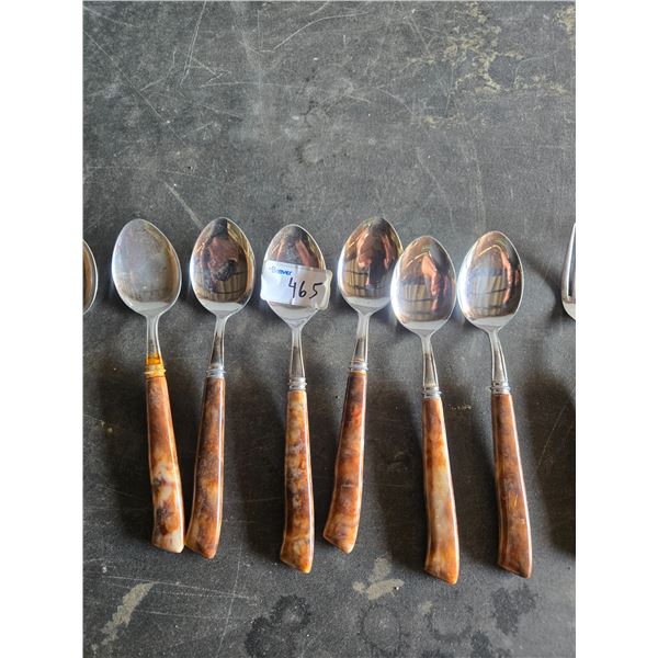 18 piuece bonehandled cuttery set (3x6) with some extras