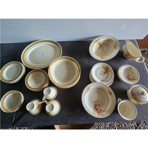 App. 40 pieces of 2 partial dinner sets both from england