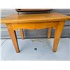 Image 3 : Very small table and tie/key rack
