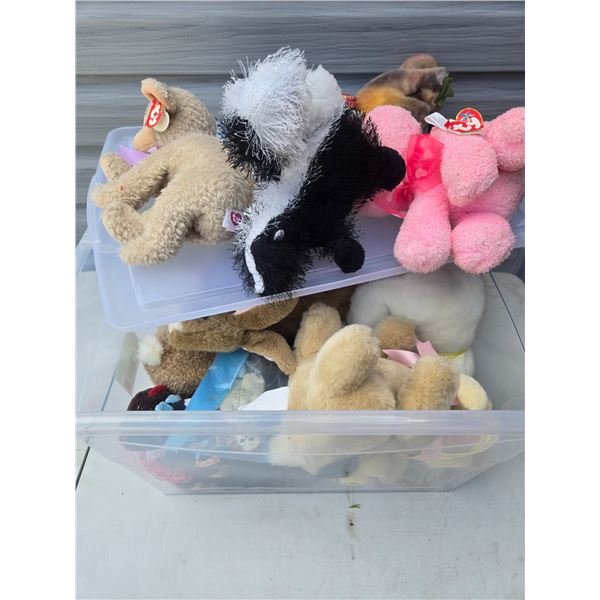 Large lot of vintage beanie babies and other stuffies- sotred for many years- ver y clean
