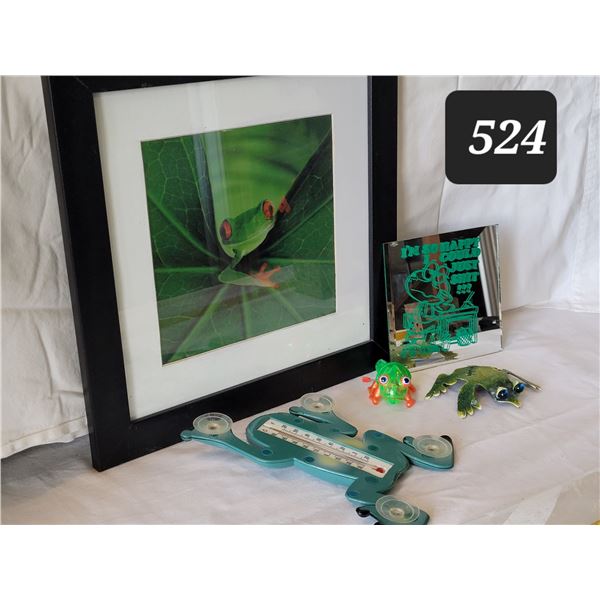 Frog lot. 3D picture, thermometer etc.