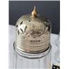 Image 4 : Vintage kitchen items including silver top shaker.