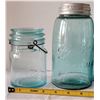 Image 3 : Vintage blue mason jars.