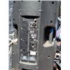 Image 4 : Opera integrated speaker.