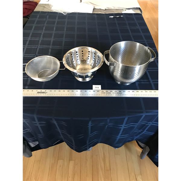 3 Strainers (1 is a large Stainless-Steel Strainer)