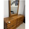 Image 1 : 9 Drawer with Mirror - Made in Canada - All Wood