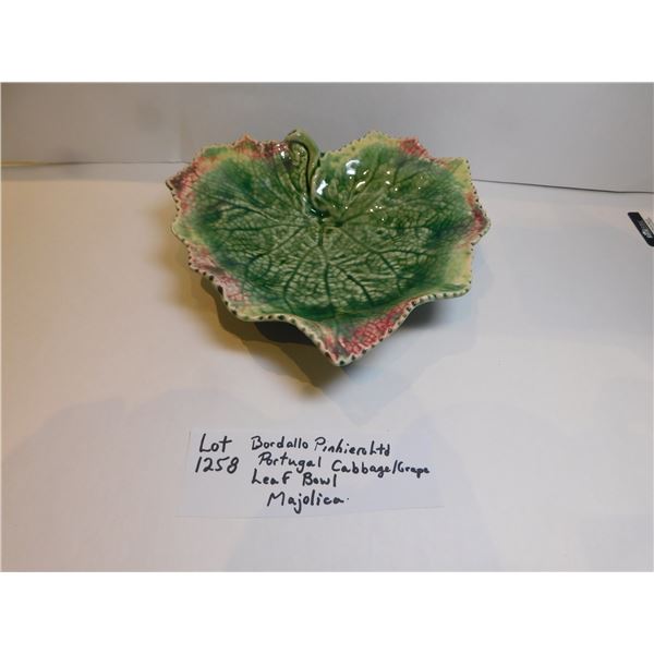 MAJOLICA,BORDALLO PINHIERO LTD, PORTUGAL, CABBAGE/GRAPE LEAF BOWL
