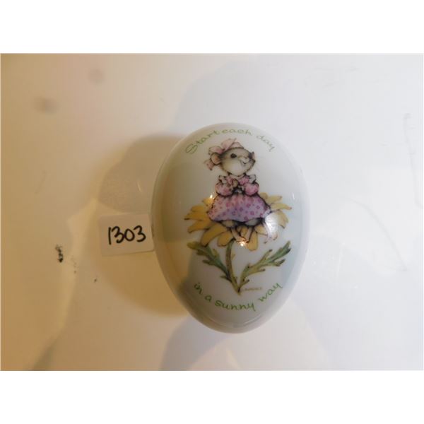 SPRING LOVE PORCELAIN RING BOX