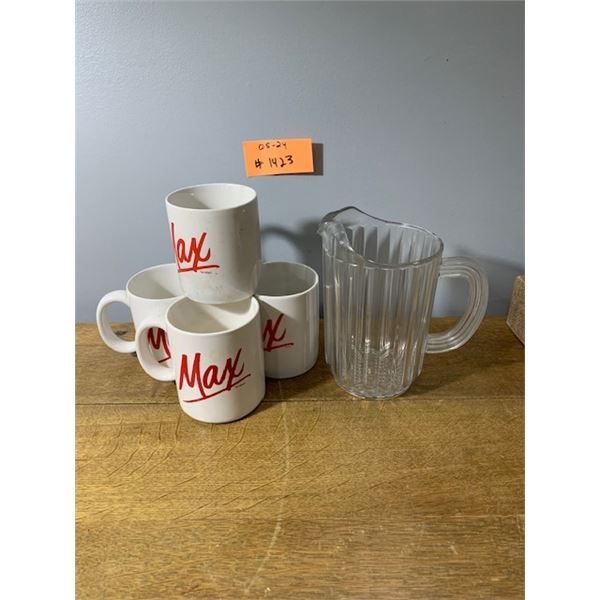4 Cups Rubbermaid Jug.