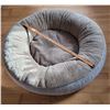 Image 1 : Kirkland Dog Bed - 36+ inches in diameter - like new condition
