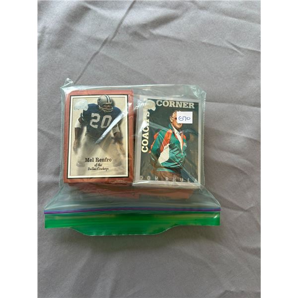 2000 Fleer Football Cards - Near Complete Set - Missing 1 card