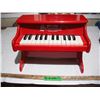 Image 1 : Schoenhut Toy Piano. (16 Inch Wide)