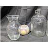 Image 2 : 2 Jugs, 3 Vases