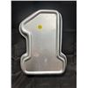 Image 1 : Wilton one (#1) cake pan