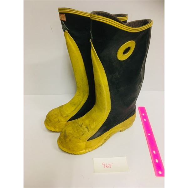 Fire fighters boots size 7