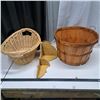 Image 1 : bushel basket, wicker basket and corner shelf