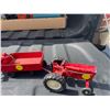 Image 3 : International Tractor W/ Disc + Wagon