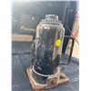 Image 2 : 12 Tow Hydraulic jack