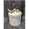 Image 2 : 1 Gallon gas Can w/ Spout