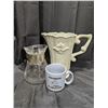 Image 1 : Lot of kitchen items (Coffee pot, Coffee Pot, Ceramic Pitcher)