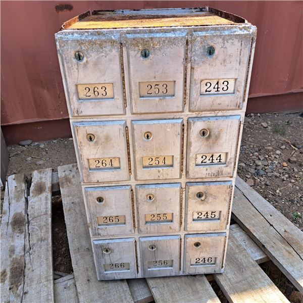 set of 4 Stackable metal mail boxes