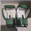 Image 2 : 2 used boxing gloves