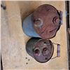 Image 1 : 3 antique oil cans