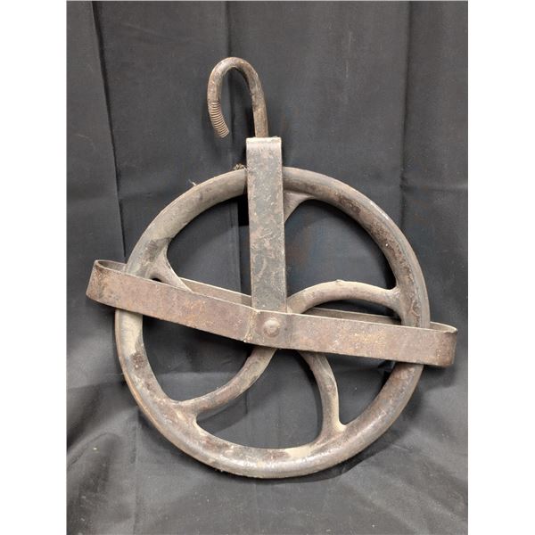 Vintage Well Pully